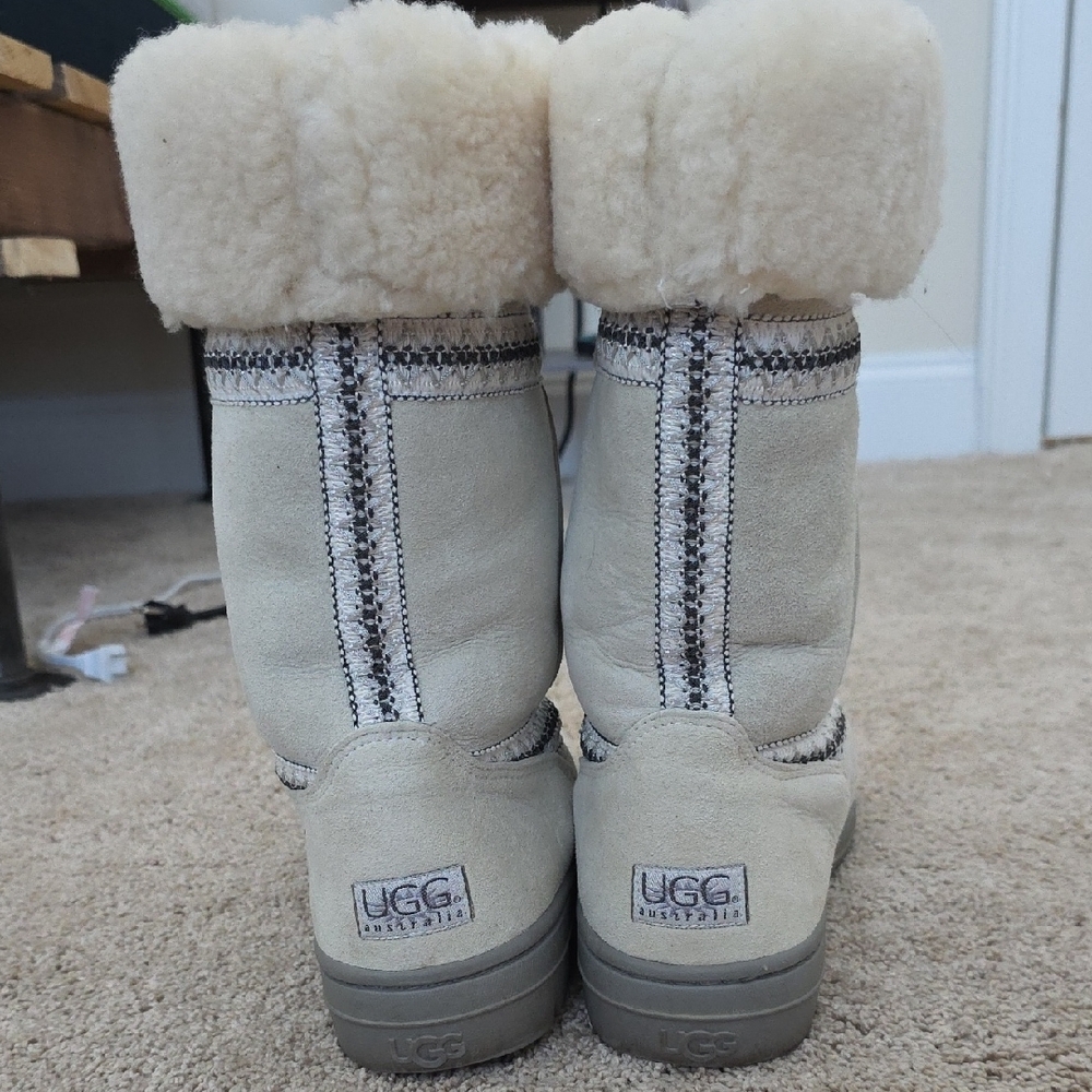 UGG Sundance Boots Size 10 Womans - Picture 2 of 10